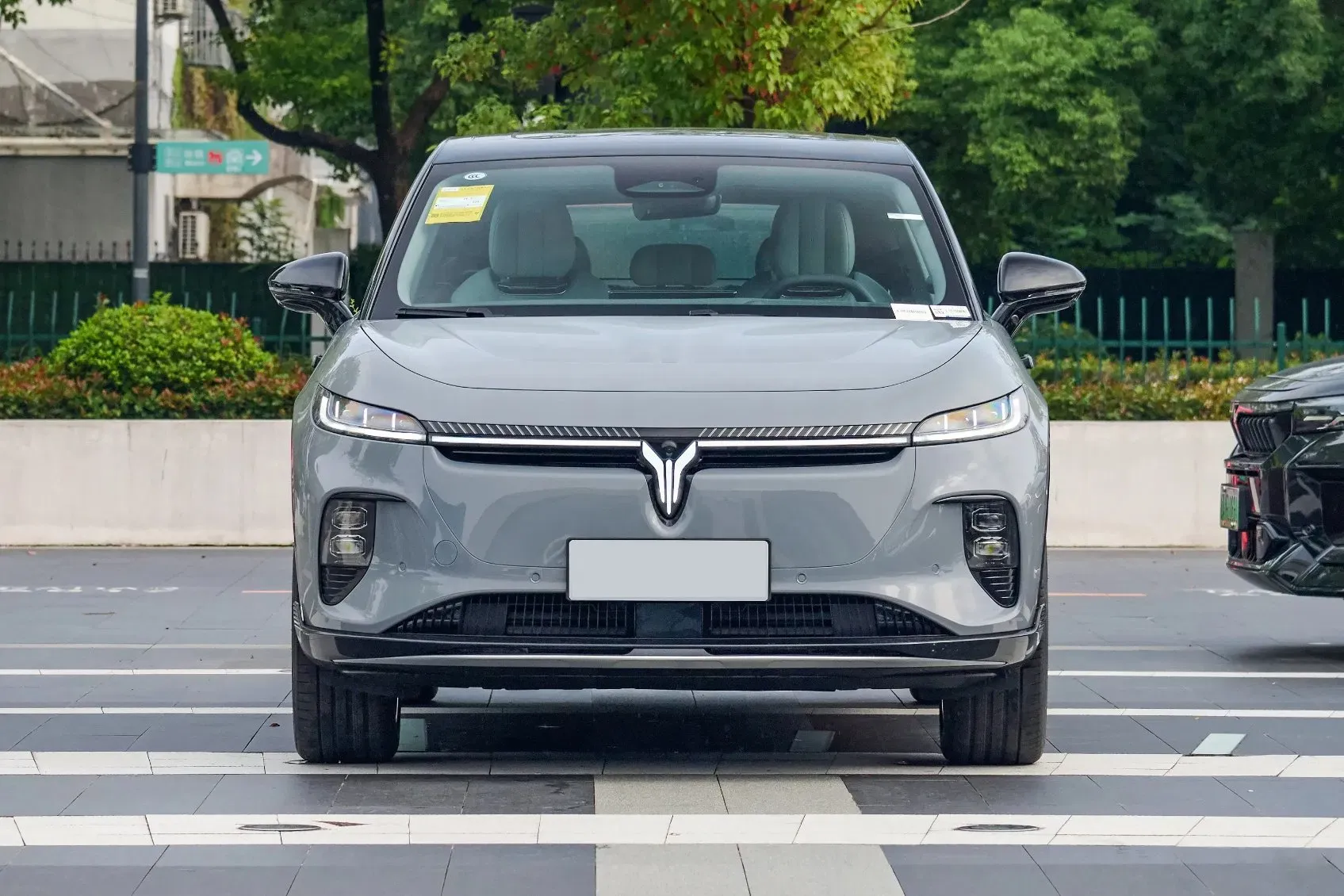 imgi_100_Voyah-Courage-Stylish-SUV-New-Energy-Vehicles-Electrical-Car Voyah Courage Stylish SUV New Energy Vehicles Electrical Car– In Stock in China | China EV for France - Image 1