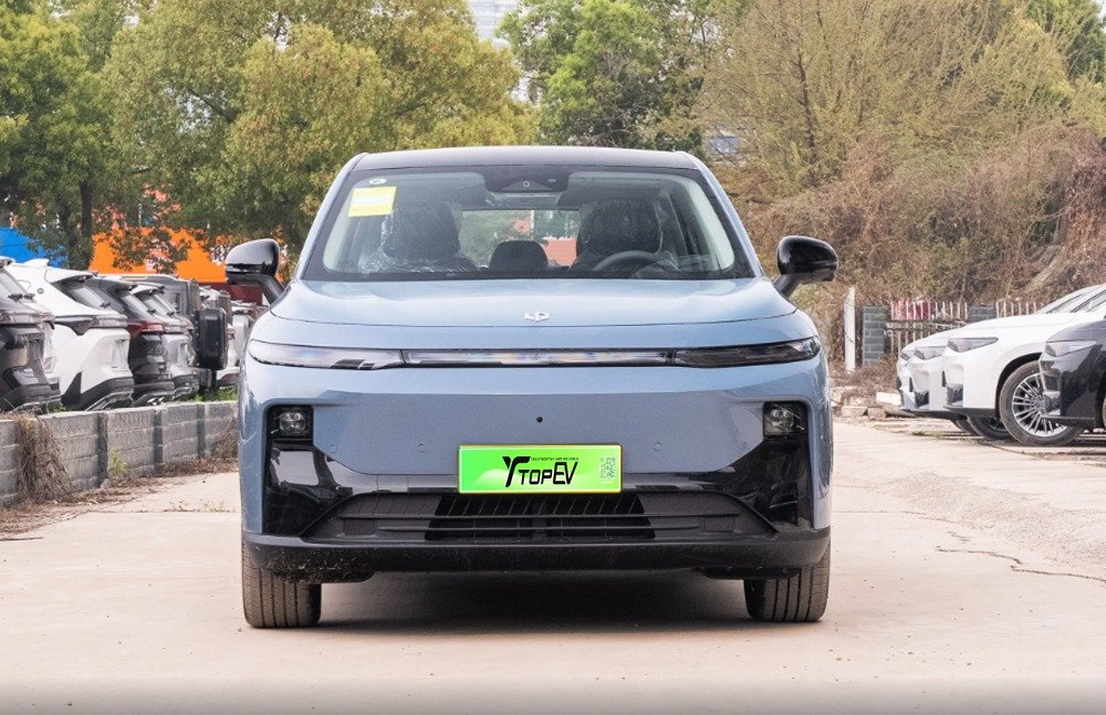 imgi_2_leapmotor(2) 2026 Leapmotor B10– China Export Vehicle | China Sourced Vehicle UK - Image 1