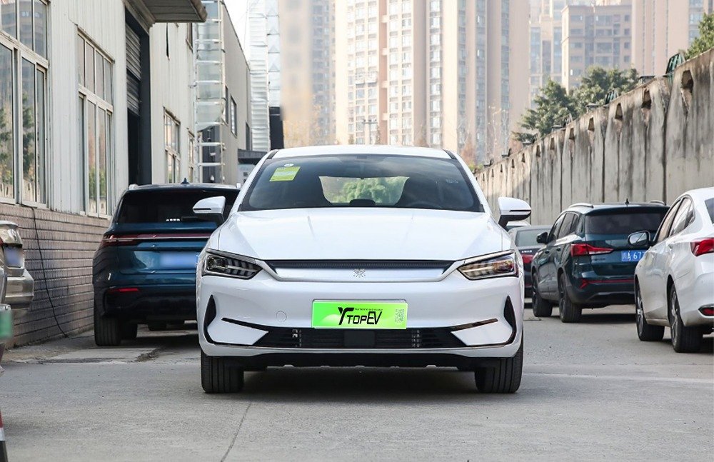 imgi_2_qin 1 Qin PLUS 2026 EV510KM Travel Edition– For Sale From China | China Vehicle Supplier France | Voitures chinoises à vendre en France - Image 1